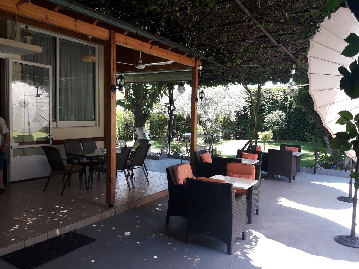 Nana Hotel Kamena Vourla Exterior foto